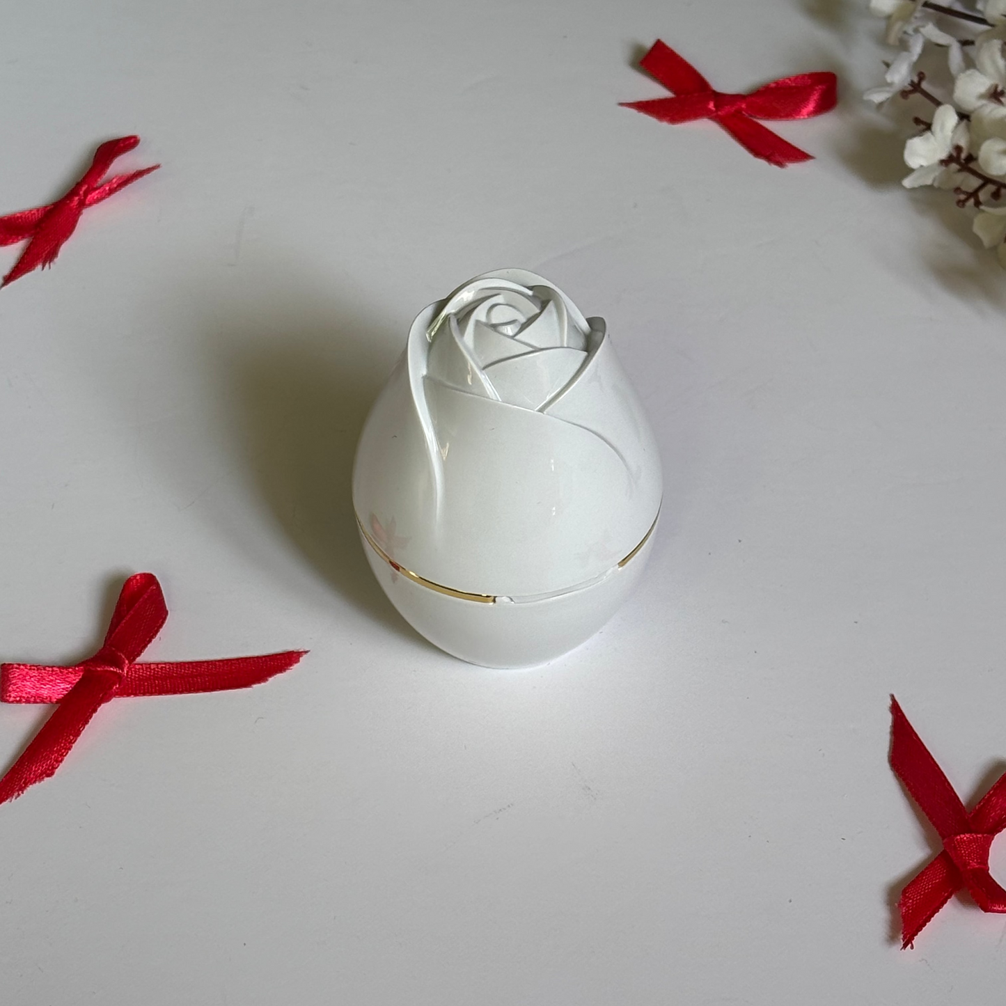 The Glow Bloom – A Rose That Lights the Moment