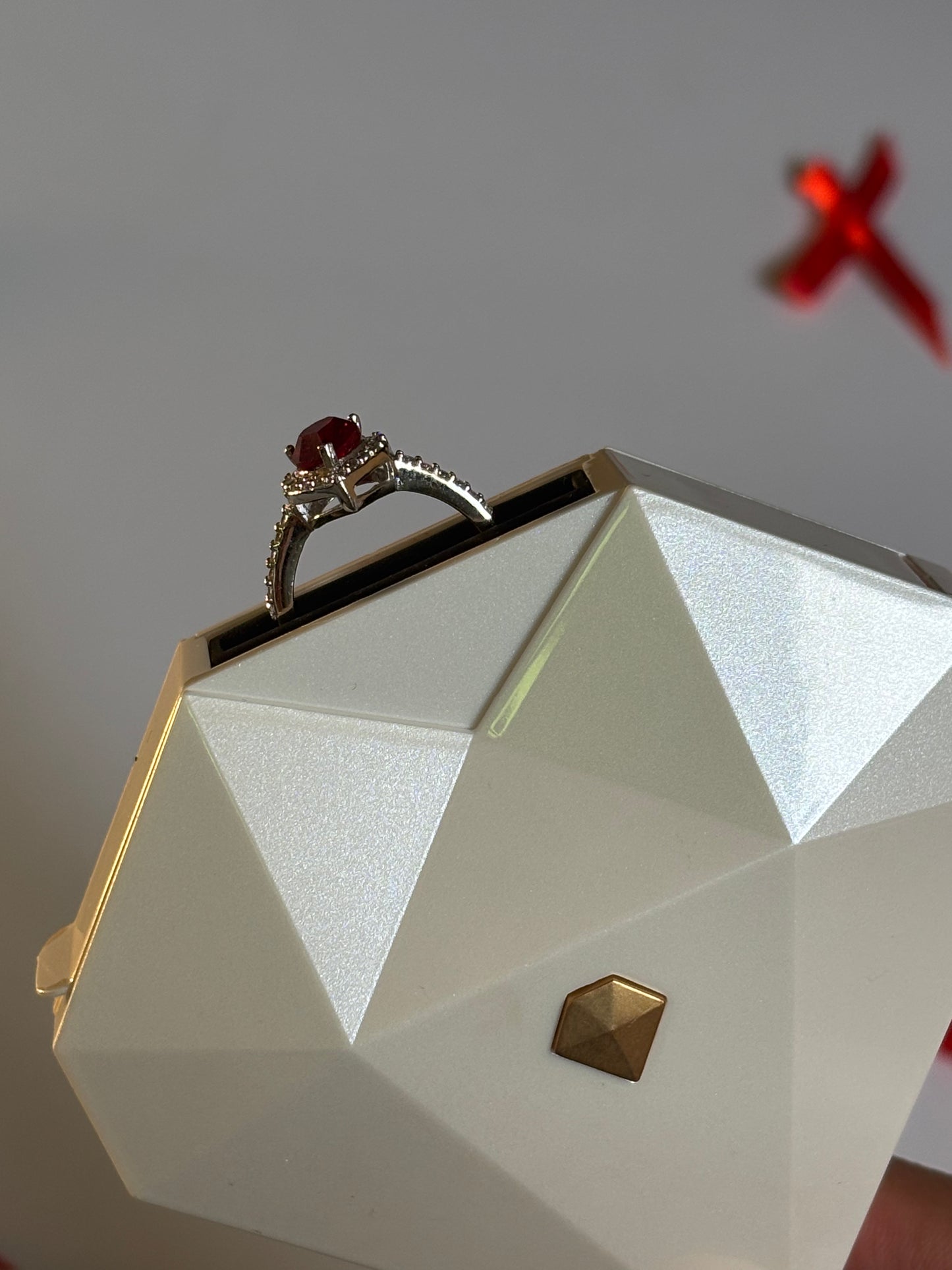 The Heart Reveal – One Press, One Perfect Surprise